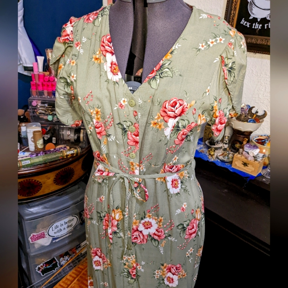 Vintage '90s grunge sundress goth pastel cute